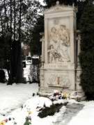 130 Wien 05 - Zentralfriedhof - Franz Schubert Grab.JPG