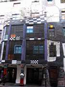 080 M Wiener Ostern 2006 KunstHausWien von Hundertwasser.JPG
